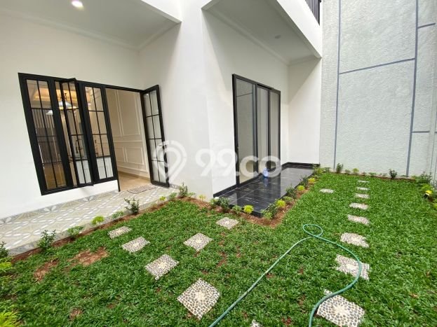 Rumah Elit LB 275m2 Siap Huni Desain Elegan di Pondok Bambu, Jakarta Timur Rumah Elit LB 275m2 Siap Huni Desain Elegan di Pondok Bambu, Jakarta Timur