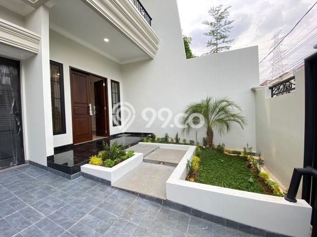 Rumah Elit LB 275m2 Siap Huni Desain Elegan di Pondok Bambu, Jakarta Timur Rumah Elit LB 275m2 Siap Huni Desain Elegan di Pondok Bambu, Jakarta Timur