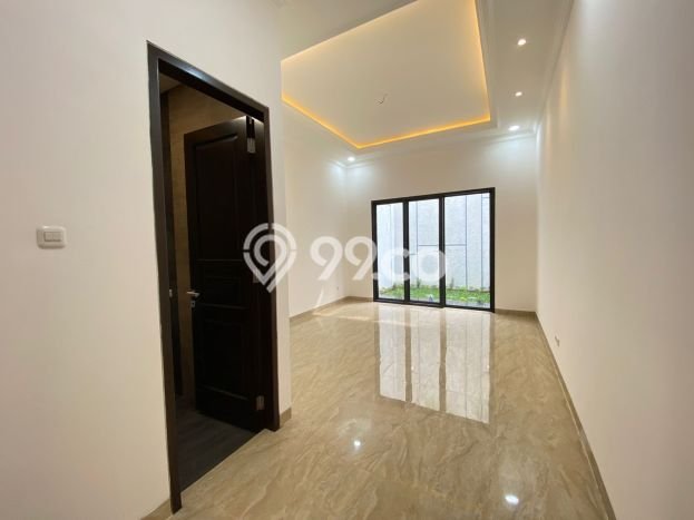 Rumah Elit LB 275m2 Siap Huni Desain Elegan di Pondok Bambu, Jakarta Timur Rumah Elit LB 275m2 Siap Huni Desain Elegan di Pondok Bambu, Jakarta Timur