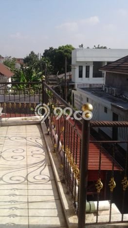Rumah Luxury Modern Tanpa Renovasi di Pondok Kelapa Jakarta Timur Rumah Luxury Modern Tanpa Renovasi di Pondok Kelapa Jakarta Timur