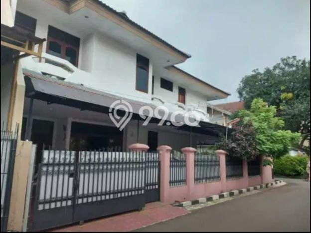 Jual Rumah Mewah Elegan Dengan View Eksklusif di Buaran, Jakarta Timur Jual Rumah Mewah Elegan Dengan View Eksklusif di Buaran, Jakarta Timur