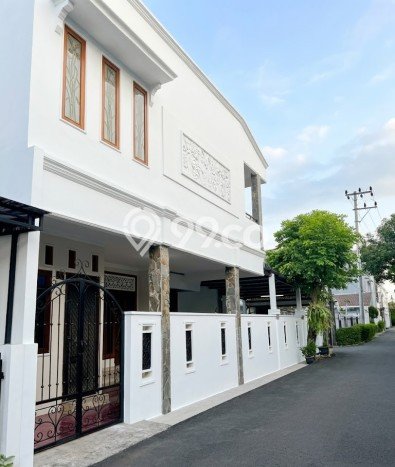 Hunian Elit LB 217m2 Siap Pakai Desain Elegan di Buaran, Jakarta Timur Hunian Elit LB 217m2 Siap Pakai Desain Elegan di Buaran, Jakarta Timur