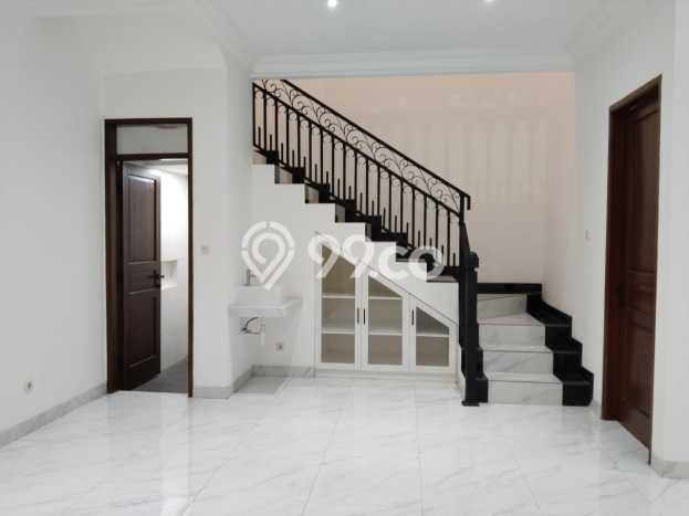 Dijual Rumah Premium dengan Fasilitas Sekitar Komplit di Duren Sawit, Jakarta Timur Dijual Rumah Premium dengan Fasilitas Sekitar Komplit di Duren Sawit, Jakarta Timur