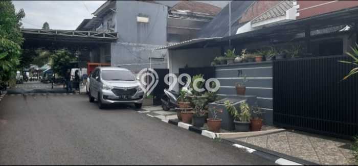 Rumah Modern 4 Kamar LT 165m2 di Pondok Bambu Rumah Modern 4 Kamar LT 165m2 di Pondok Bambu