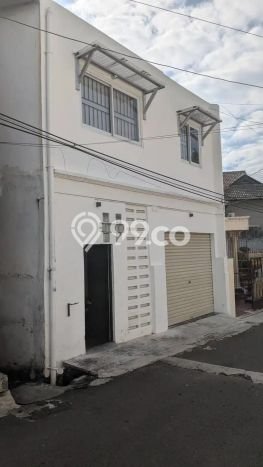 Rumah Luas Asri 4 KT Siap Pakai di Pulomas Jakarta Timur Rumah Luas Asri 4 KT Siap Pakai di Pulomas Jakarta Timur