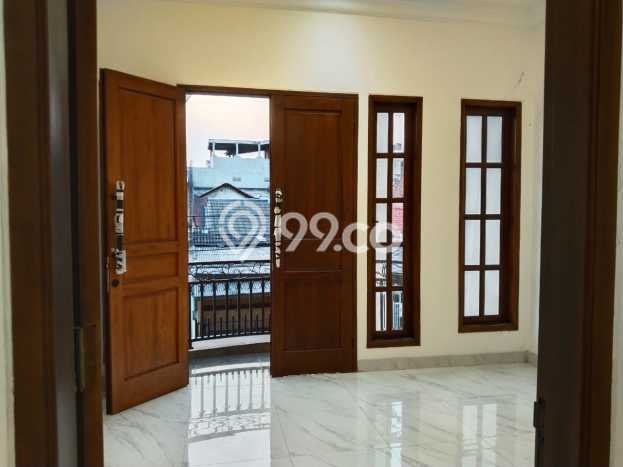 Dijual Rumah Premium dengan Fasilitas Sekitar Komplit di Duren Sawit, Jakarta Timur Dijual Rumah Premium dengan Fasilitas Sekitar Komplit di Duren Sawit, Jakarta Timur