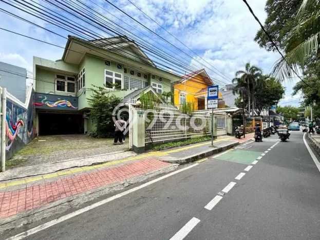Siap Huni Hunian Elit 4 Kamar di Tebet Dekat ke Mana Saja Siap Huni Hunian Elit 4 Kamar di Tebet Dekat ke Mana Saja