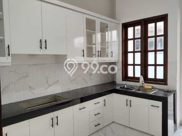 Dijual Rumah Premium dengan Fasilitas Sekitar Komplit di Duren Sawit, Jakarta Timur Dijual Rumah Premium dengan Fasilitas Sekitar Komplit di Duren Sawit, Jakarta Timur