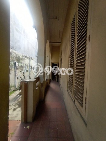 Lokasi terbaik! Rumah siap pakai dikontrakkan di Gubeng LB 118m2 Lokasi terbaik! Rumah siap pakai dikontrakkan di Gubeng LB 118m2