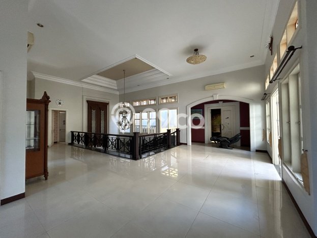 Rumah Elit LB 700m2 Siap Huni Desain Elegan di Surabaya Kota, Surabaya Rumah Elit LB 700m2 Siap Huni Desain Elegan di Surabaya Kota, Surabaya