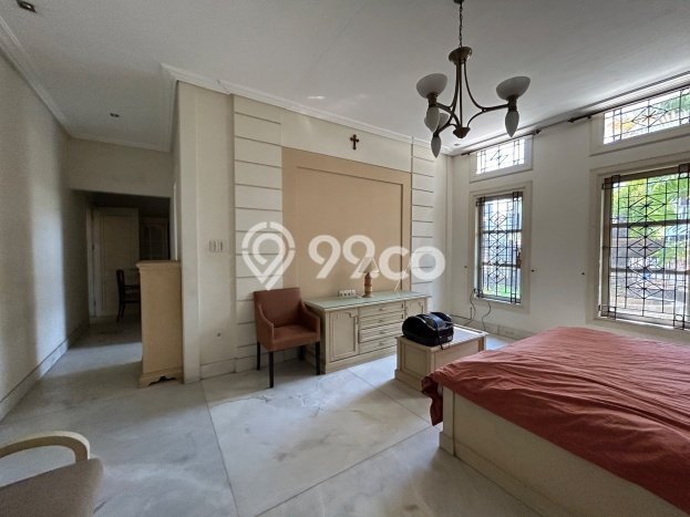 Rumah Elit LB 700m2 Siap Huni Desain Elegan di Surabaya Kota, Surabaya Rumah Elit LB 700m2 Siap Huni Desain Elegan di Surabaya Kota, Surabaya