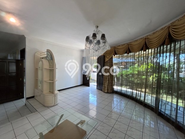 Dijual Rumah Mewah Elegan Dengan View Cantik di Manyar, Surabaya Dijual Rumah Mewah Elegan Dengan View Cantik di Manyar, Surabaya