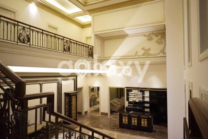 Rumah Mewah Dijual LT 600m2 di Gubeng, Surabaya Rumah Mewah Dijual LT 600m2 di Gubeng, Surabaya