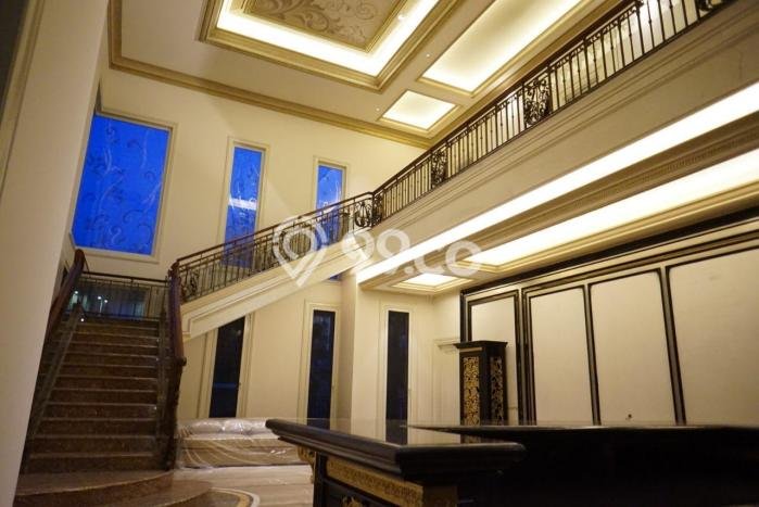 Ready to Use! Luxury House LT 600m2 Desain Elegan di kertajaya Ready to Use! Luxury House LT 600m2 Desain Elegan di kertajaya