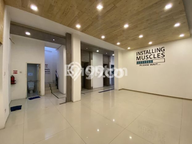 For Rent Ruko Area Bisnis di Kemanggisan, Luas 690m², Siap Usaha For Rent Ruko Area Bisnis di Kemanggisan, Luas 690m², Siap Usaha
