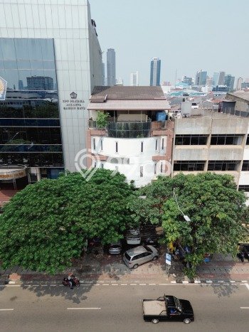 Unit Komersial Dijual di Sawah Besar Jakarta Pusat Luas Tanah 288m2, Luas Bangunan 1008m2 Unit Komersial Dijual di Sawah Besar Jakarta Pusat Luas Tanah 288m2, Luas Bangunan 1008m2