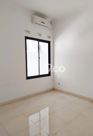 For Sale Hunian Rumah Terawat 3 Kamar di Bintaro, Tangerang Selatan For Sale Hunian Rumah Terawat 3 Kamar di Bintaro, Tangerang Selatan