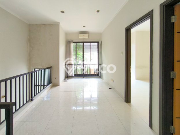 For Sale Hunian Rumah Terawat 3 KT di Bintaro, Tangerang Selatan For Sale Hunian Rumah Terawat 3 KT di Bintaro, Tangerang Selatan