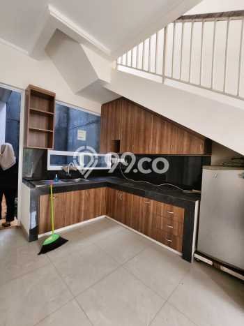 Rumah Luas Asri 2 KT Siap Pakai di Bintaro Tangerang Selatan Rumah Luas Asri 2 KT Siap Pakai di Bintaro Tangerang Selatan