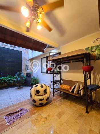 Jual Rumah Luas Megah Dengan View Eksklusif di Bintaro, Tangerang Selatan Jual Rumah Luas Megah Dengan View Eksklusif di Bintaro, Tangerang Selatan