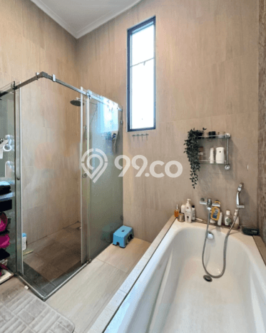 Hunian Mewah LB 385m2 Siap Huni Desain Elegan di Bintaro, Tangerang Selatan Hunian Mewah LB 385m2 Siap Huni Desain Elegan di Bintaro, Tangerang Selatan