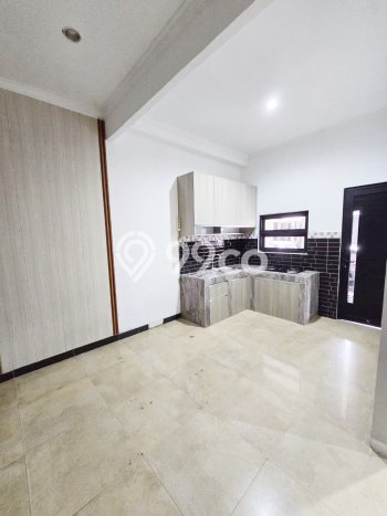 For Sale Hunian Rumah Terawat 3 Kamar di Bintaro, Tangerang Selatan For Sale Hunian Rumah Terawat 3 Kamar di Bintaro, Tangerang Selatan