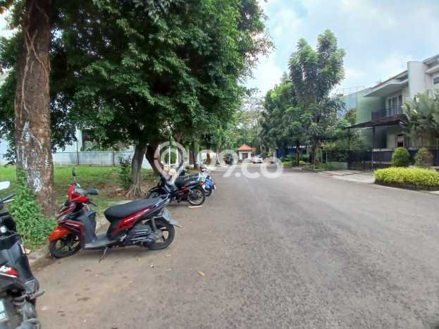 Lahan Dijual Lokasi Strategis di Tangerang Selatan dengan Luas 300m2 Lahan Dijual Lokasi Strategis di Tangerang Selatan dengan Luas 300m2