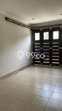 Rumah Mewah LB 240m2 Siap Huni Desain Elegan di BSD, Tangerang Rumah Mewah LB 240m2 Siap Huni Desain Elegan di BSD, Tangerang