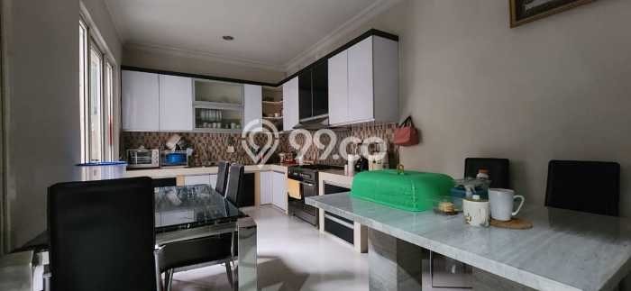 Dijual Rumah Mewah Elegan Dengan View Eksklusif di Gading Serpong, Tangerang Dijual Rumah Mewah Elegan Dengan View Eksklusif di Gading Serpong, Tangerang