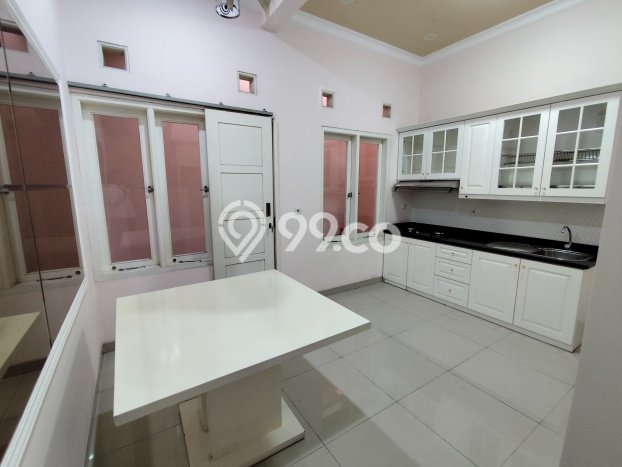 Siap Huni Rumah Mewah 5 Kamar di Jatinegara Dekat ke Mana Pun Siap Huni Rumah Mewah 5 Kamar di Jatinegara Dekat ke Mana Pun