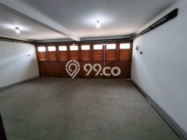 Rumah Elit LB 450m2 Siap Pakai Desain Elegan di Jatiwaringin, Bekasi Rumah Elit LB 450m2 Siap Pakai Desain Elegan di Jatiwaringin, Bekasi