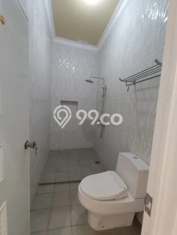 Siap Huni Rumah Mewah 5 Kamar di Jatinegara Dekat ke Mana Pun Siap Huni Rumah Mewah 5 Kamar di Jatinegara Dekat ke Mana Pun