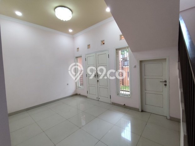 Siap Huni Rumah Mewah 5 Kamar di Jatinegara Dekat ke Mana Pun Siap Huni Rumah Mewah 5 Kamar di Jatinegara Dekat ke Mana Pun