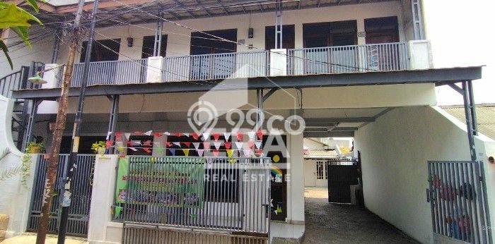 Hunian Elit LB 300m2 Siap Pakai Desain Elegan di Pondok Kelapa, Jakarta Timur Hunian Elit LB 300m2 Siap Pakai Desain Elegan di Pondok Kelapa, Jakarta Timur