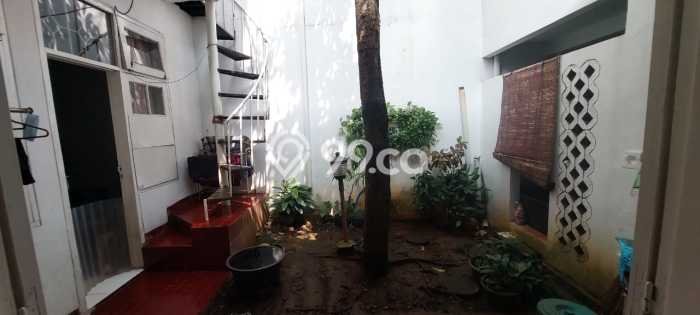 Hunian Mewah LB 114m2 Siap Pakai Desain Elegan di Tanjung Barat, Jakarta Selatan Hunian Mewah LB 114m2 Siap Pakai Desain Elegan di Tanjung Barat, Jakarta Selatan