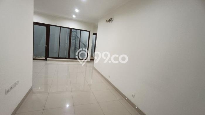 Lokasi strategis! Rumah siap pakai dikontrakkan di Gedebage LB 142m2 Lokasi strategis! Rumah siap pakai dikontrakkan di Gedebage LB 142m2