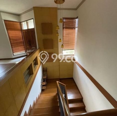 Disewakan! Rumah 3 Kamar Tidur &
3 Kamar Mandi di Setra Duta, Bandung Disewakan! Rumah 3 Kamar Tidur &
3 Kamar Mandi di Setra Duta, Bandung