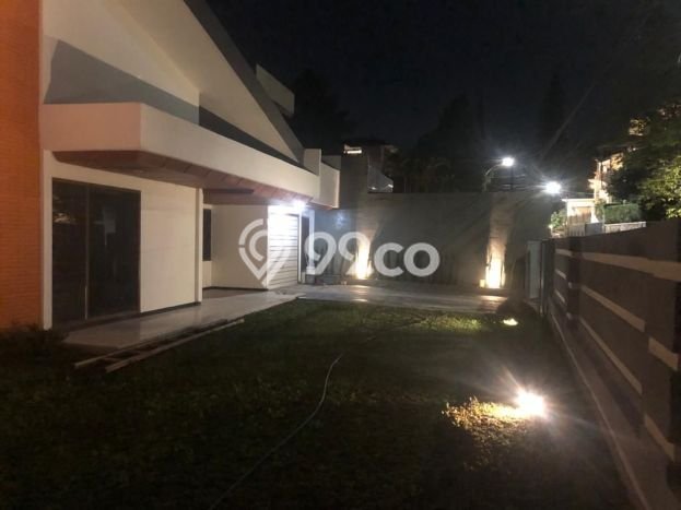 Rumah Eksklusif Dijual LT 520m2 di Sukasari, Bandung Rumah Eksklusif Dijual LT 520m2 di Sukasari, Bandung