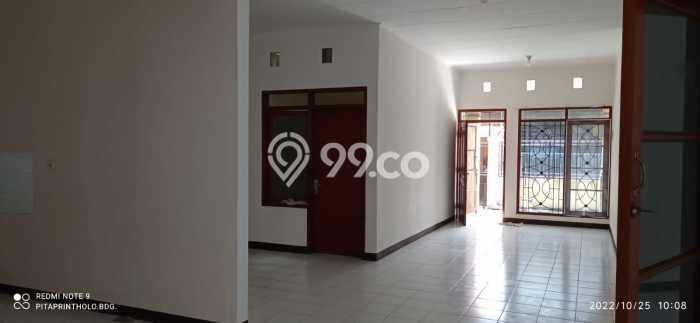 Rumah di Taman Kopo Indah, Bandung, LT 153m² LB 135m² Rumah di Taman Kopo Indah, Bandung, LT 153m² LB 135m²