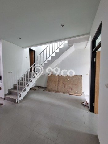 HOT LISTING! Rumah Untuk Investasi di Taman Kopo Indah, LT 65m² Bangunan 85m² HOT LISTING! Rumah Untuk Investasi di Taman Kopo Indah, LT 65m² Bangunan 85m²
