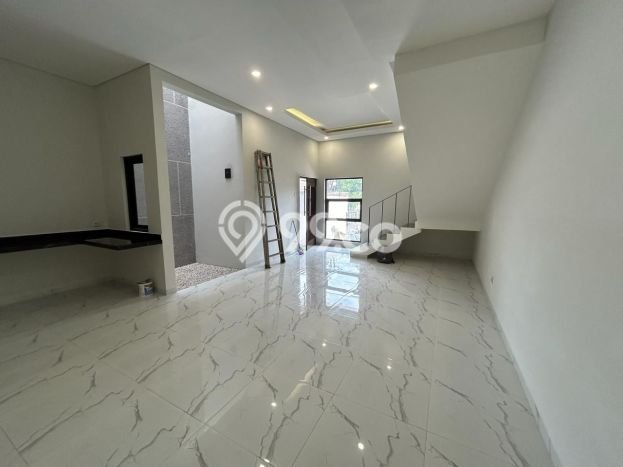 BEST INVESTMENT! Rumah di Turangga, LT 132m² Bangunan 180m² BEST INVESTMENT! Rumah di Turangga, LT 132m² Bangunan 180m²