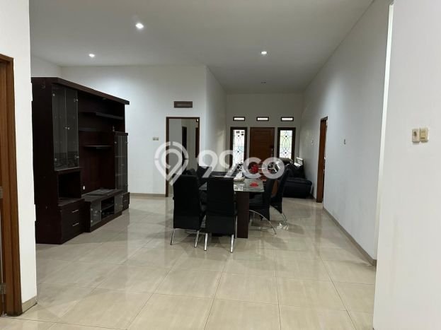 Rumah Asri LB 170m² Lokasi Sejuk di Singgasana, Bandung Rumah Asri LB 170m² Lokasi Sejuk di Singgasana, Bandung