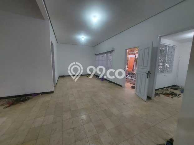 SIAP HUNI! Rumah Asri di Margahayu, Luas 282m2m² Bangunan 160m2m² SIAP HUNI! Rumah Asri di Margahayu, Luas 282m2m² Bangunan 160m2m²