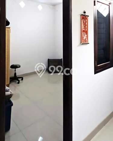 Jual Segera Rumah LT 200m² / LB 150m² di Kawasan Bisnis Alam Sutera, Tangerang Jual Segera Rumah LT 200m² / LB 150m² di Kawasan Bisnis Alam Sutera, Tangerang