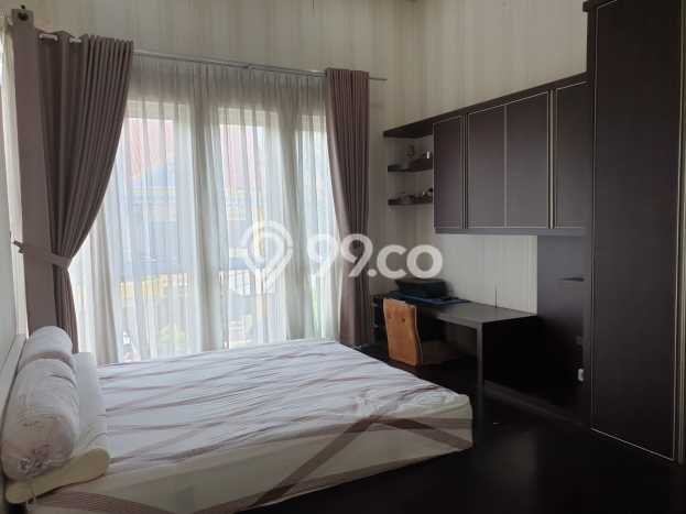Kesempatan Investasi di Alam Sutera, Dekat Kawasan Komersial, Tangerang - 4 Kamar Tidur Kesempatan Investasi di Alam Sutera, Dekat Kawasan Komersial, Tangerang - 4 Kamar Tidur