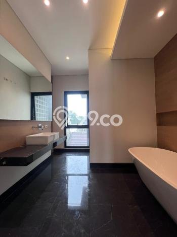 Hunian Mewah Dijual LT 250m2 di BSD, Tangerang Selatan Hunian Mewah Dijual LT 250m2 di BSD, Tangerang Selatan