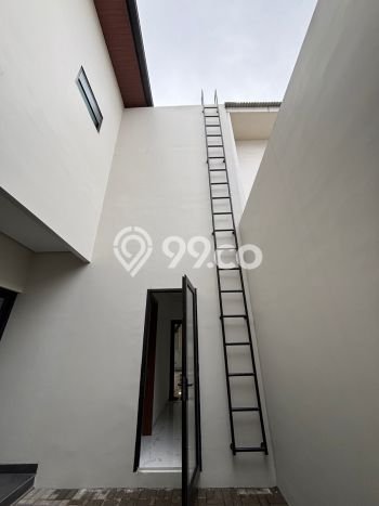Hot Offer Hunian Mewah Ideal dan Luas di BSD, Tangerang Selatan Hot Offer Hunian Mewah Ideal dan Luas di BSD, Tangerang Selatan