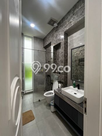 Ready to Use! Premium House LT 250m2 Desain Elegan di Green Lake City Ready to Use! Premium House LT 250m2 Desain Elegan di Green Lake City