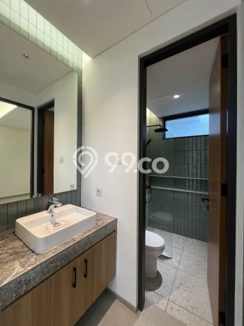 Rumah Mewah LB 240m2 Siap Huni Desain Elegan di Alam Sutera, Tangerang Rumah Mewah LB 240m2 Siap Huni Desain Elegan di Alam Sutera, Tangerang