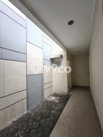 Disewakan! Rumah 3 Kamar Tidur &
2 Kamar Mandi di Green Lake City, Jakarta Barat Disewakan! Rumah 3 Kamar Tidur &
2 Kamar Mandi di Green Lake City, Jakarta Barat